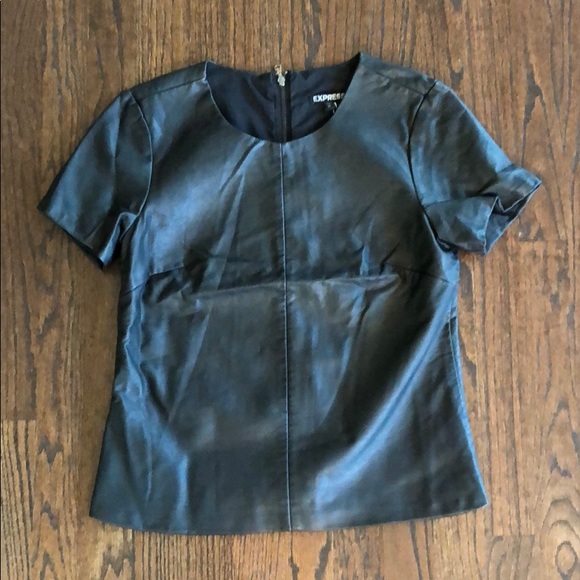 Express Tops - NEVER BEEN WORN Express Black MTL Top